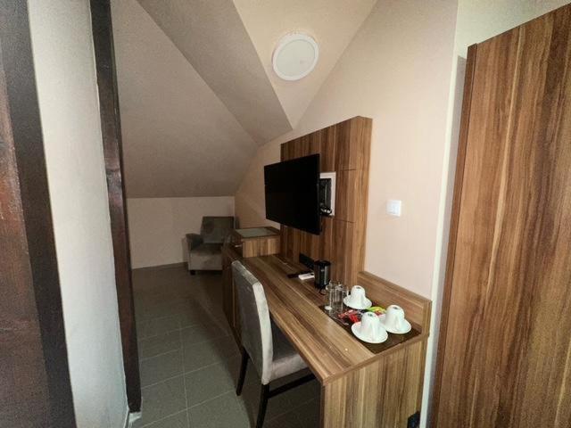 Jp Motel Mali Pariz 博尔 外观 照片