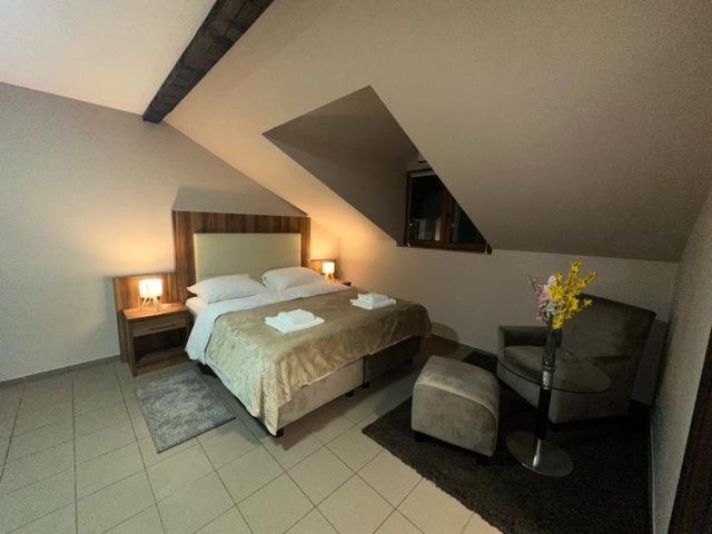 Jp Motel Mali Pariz 博尔 外观 照片