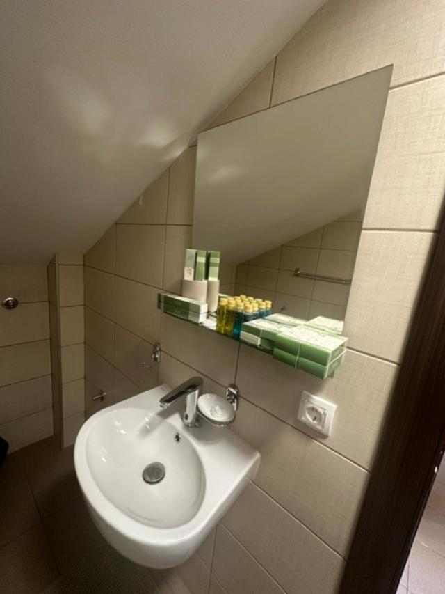 Jp Motel Mali Pariz 博尔 外观 照片