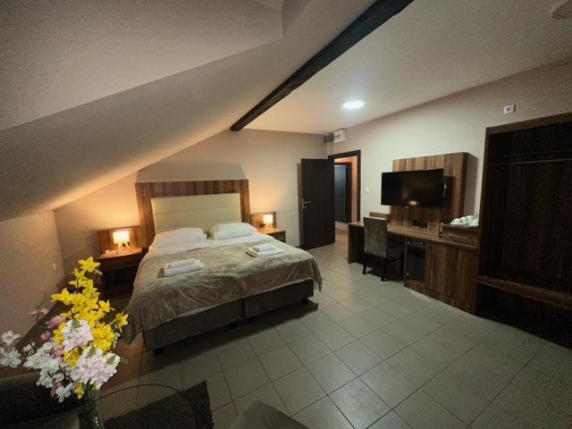Jp Motel Mali Pariz 博尔 外观 照片