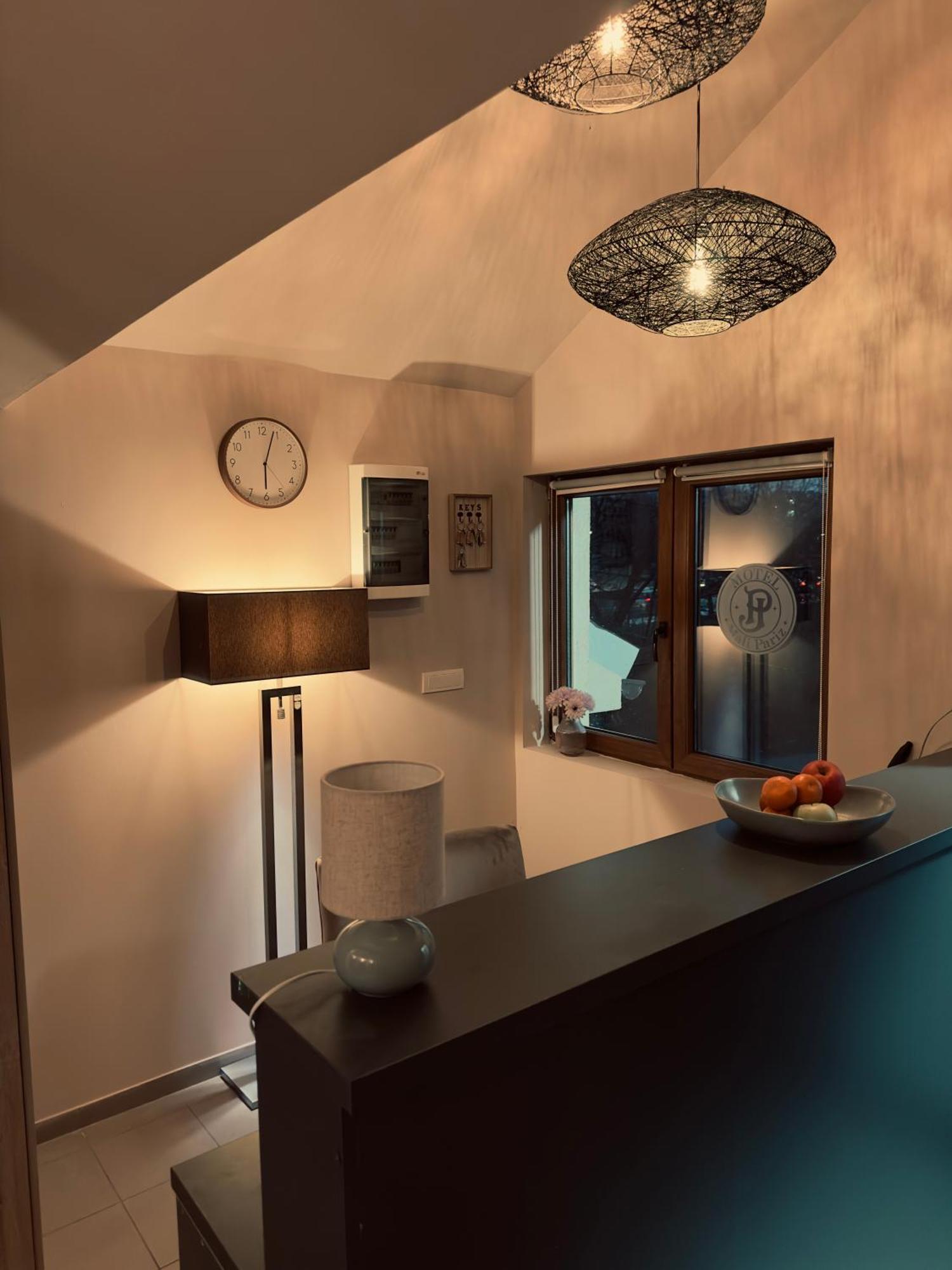 Jp Motel Mali Pariz 博尔 外观 照片